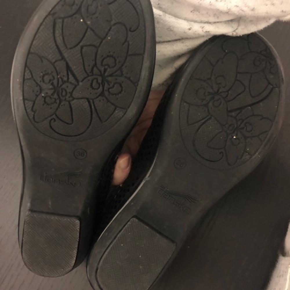Dansko size 5 ladies flats - Picture 5 of 5